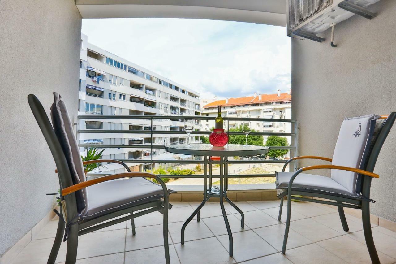 Ibis Apartment Сплит Экстерьер фото